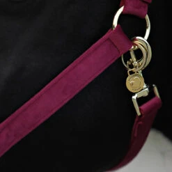 Halsterset Friesian Horse By Horsegear Donkerrood -Weath Paard Winkel halsterset friesian horse by horsegear donkerrood 1500x1500 173375